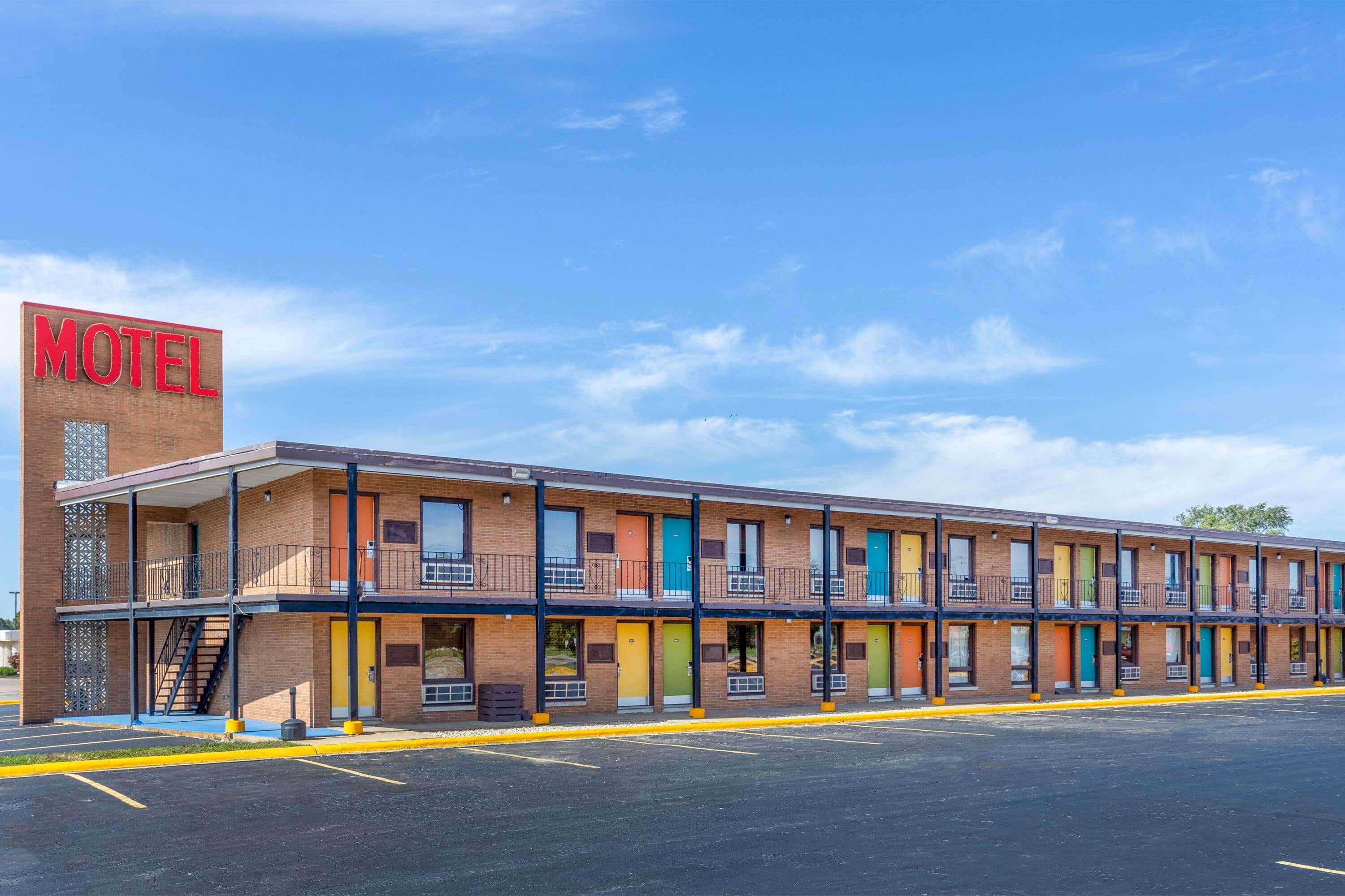 Starved Rock Motor Inn Travelodge By Wyndham Streator Exterior photo